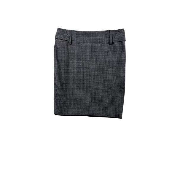 Elie Tahari Dresses & Skirts - Elie Tahari Pencil Skirt – Gray Plaid – No Size Tag (Approx. Women’s Medium)